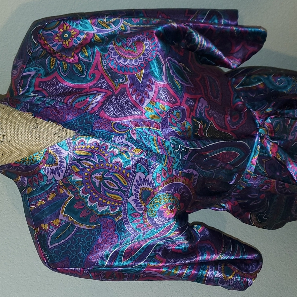 Vintage Robe - Picture 3 of 5